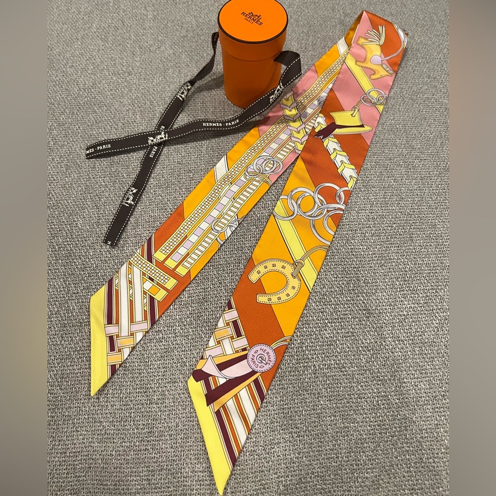 NEW Hermes Brides et Gris Gris rodeo saddle twilly scarf